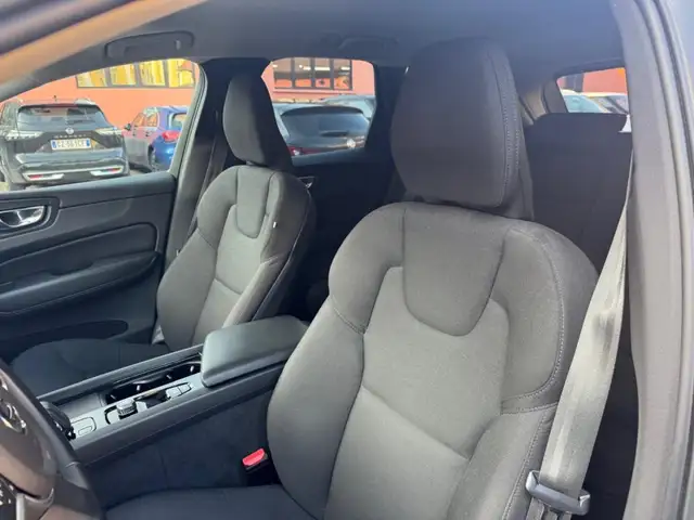 Volvo XC60 view 14