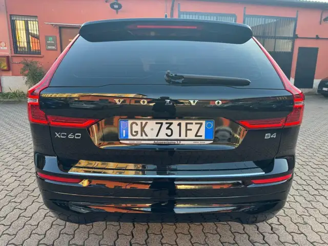 Volvo XC60 view 5