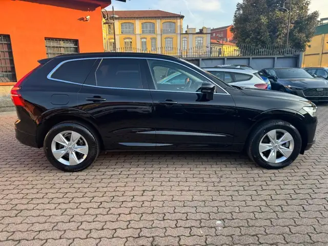 Volvo XC60 view 3