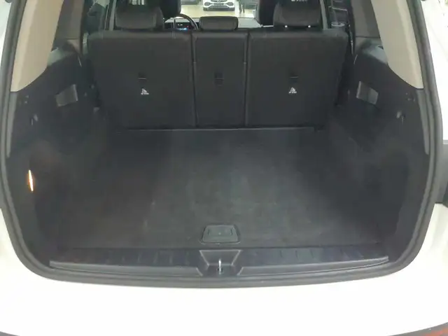 Mercedes-Benz GLB view 15
