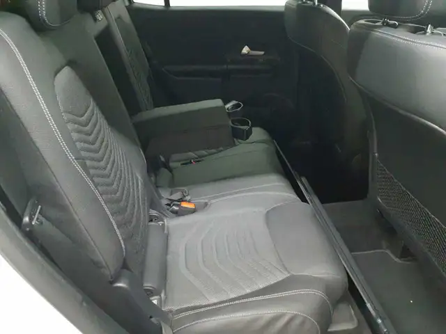 Mercedes-Benz GLB view 14