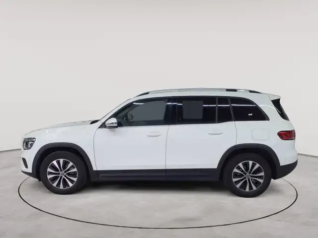 Mercedes-Benz GLB view 6