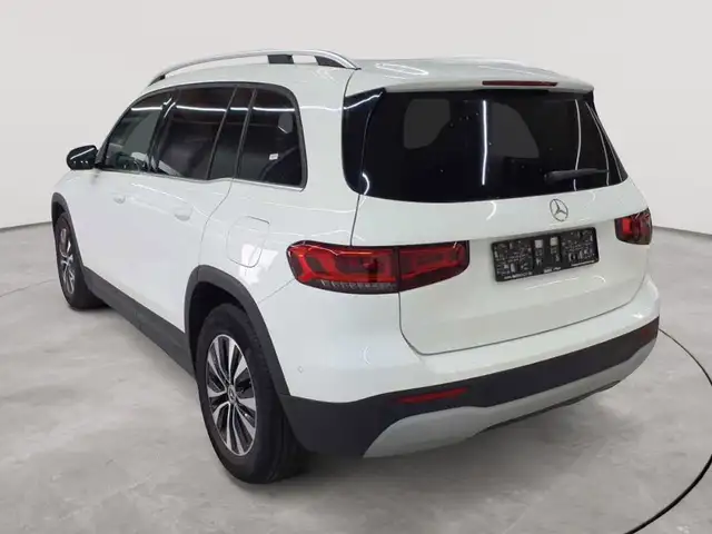 Mercedes-Benz GLB view 5
