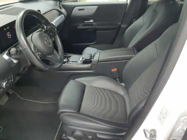 Mercedes-Benz GLB view 7