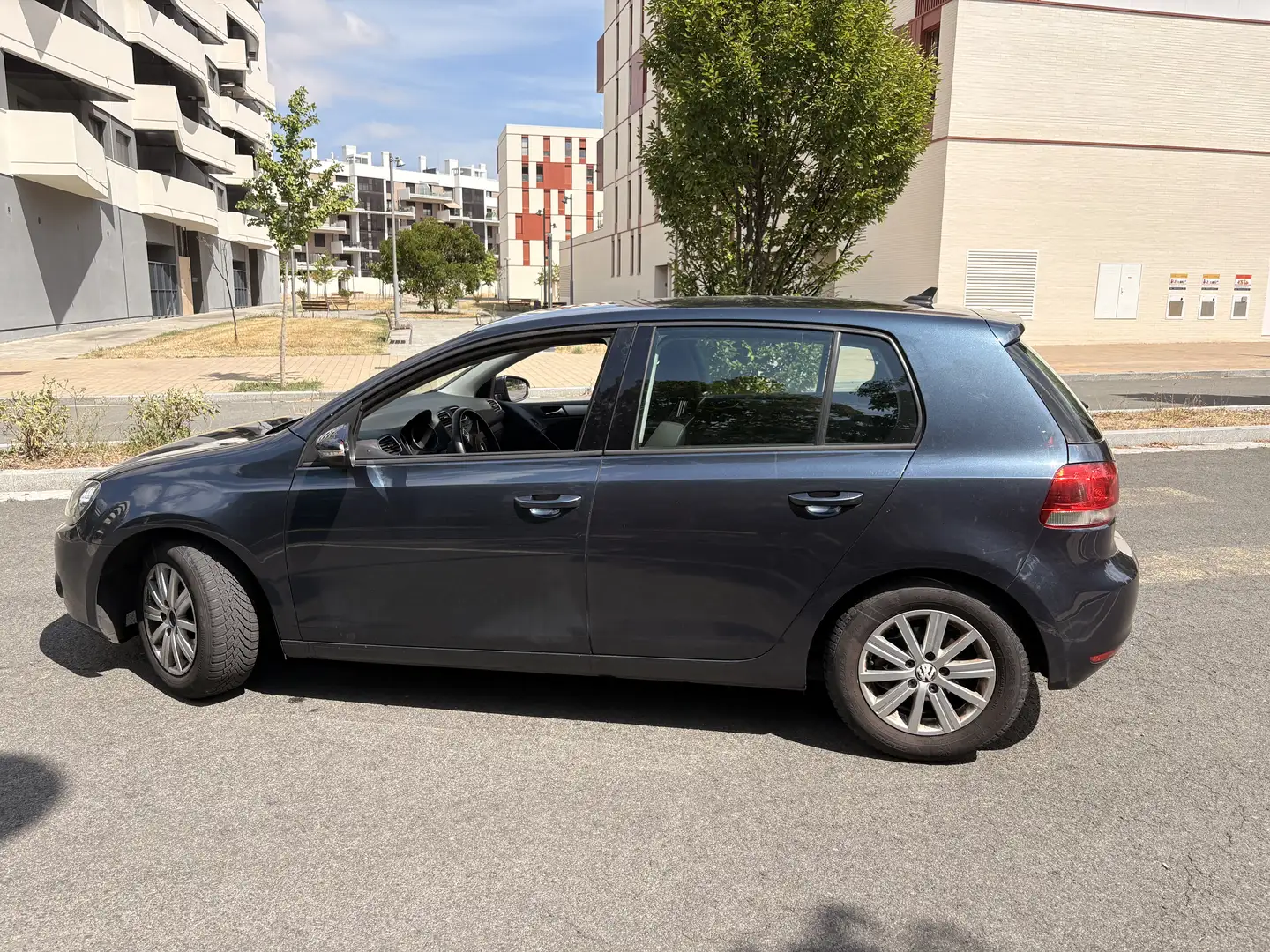 Volkswagen Golf 1.6TDI CR Bluemotion 105 - 2
