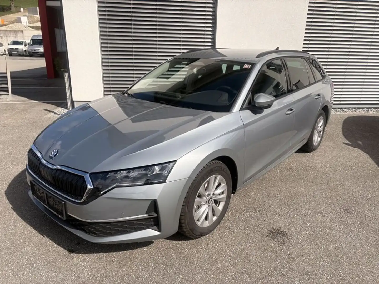 Skoda Octavia 2.0 TDI DSG Selection Silber - 1