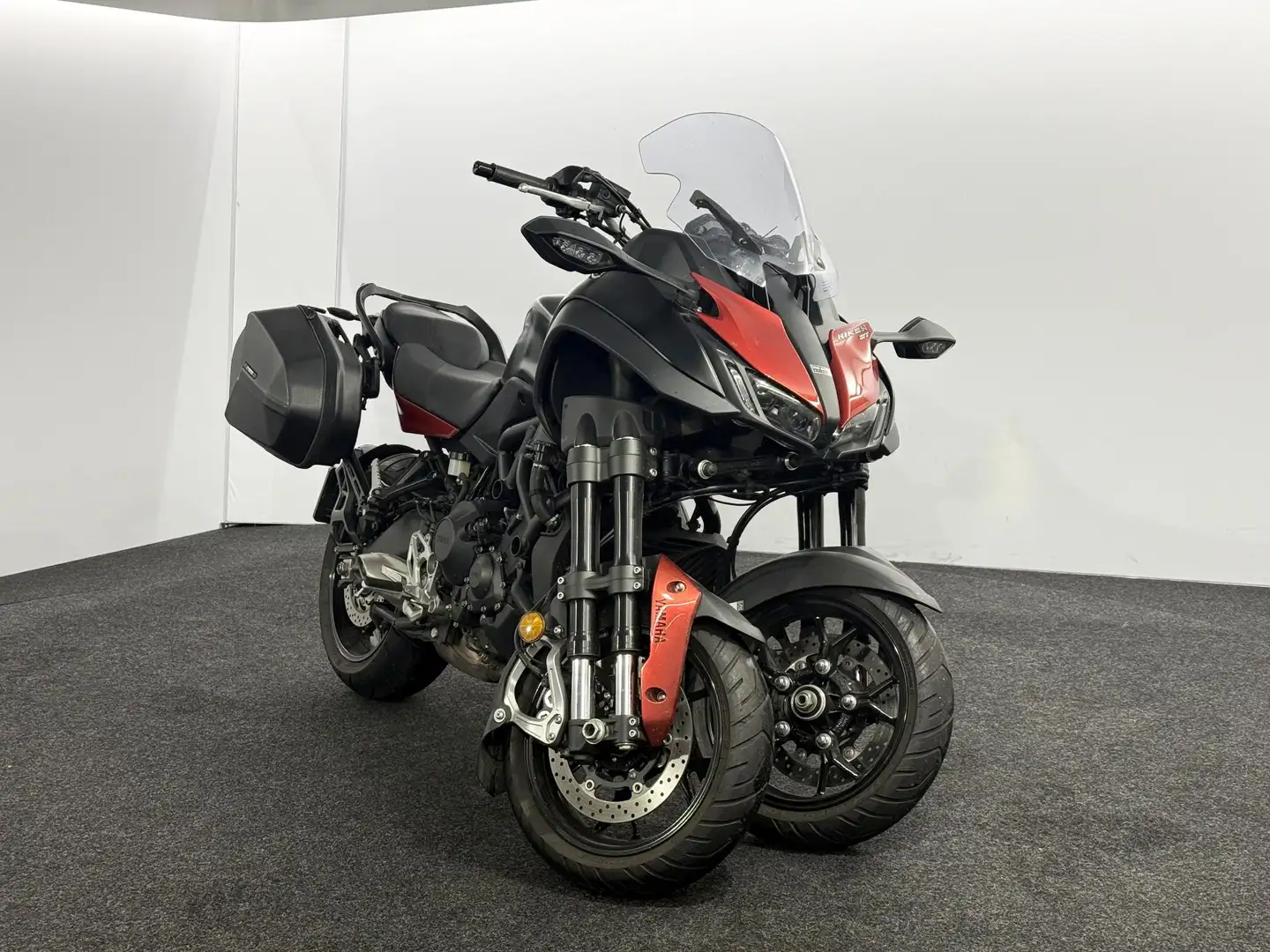 Yamaha Niken MXT850 GT Tour GT / NL Motor / 10.000km - 2