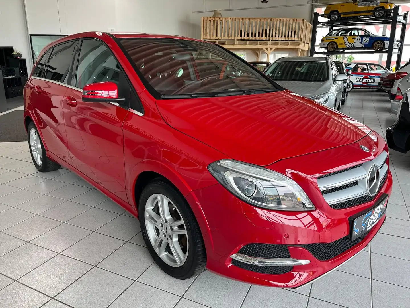 Mercedes-Benz B Electric Drive B-Klasse 250 ElectricDrive *Xenon*Leder*CarPlay* Rot - 2