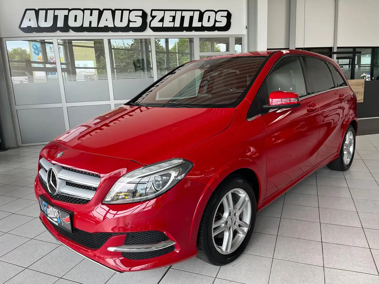 Mercedes-Benz B Electric Drive B-Klasse 250 ElectricDrive *Xenon*Leder*CarPlay* Rot - 1