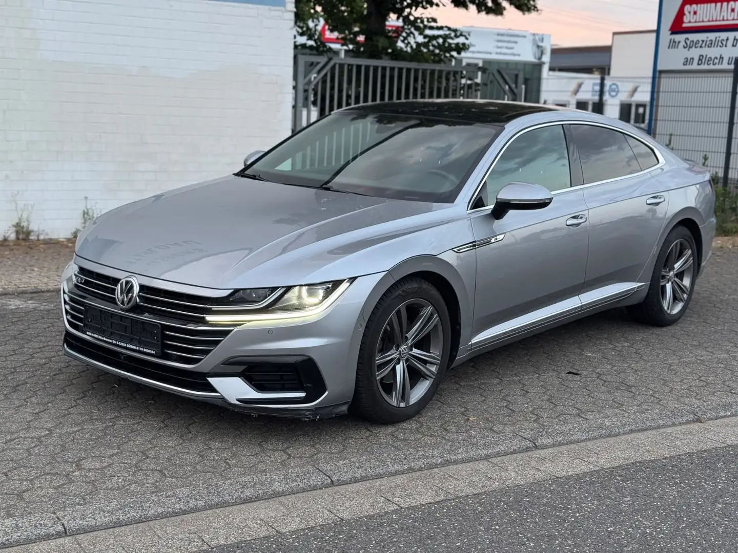Volkswagen Arteon R-Line 4Motion/Pano/Led/Navi/SHZ/ Silber - 1