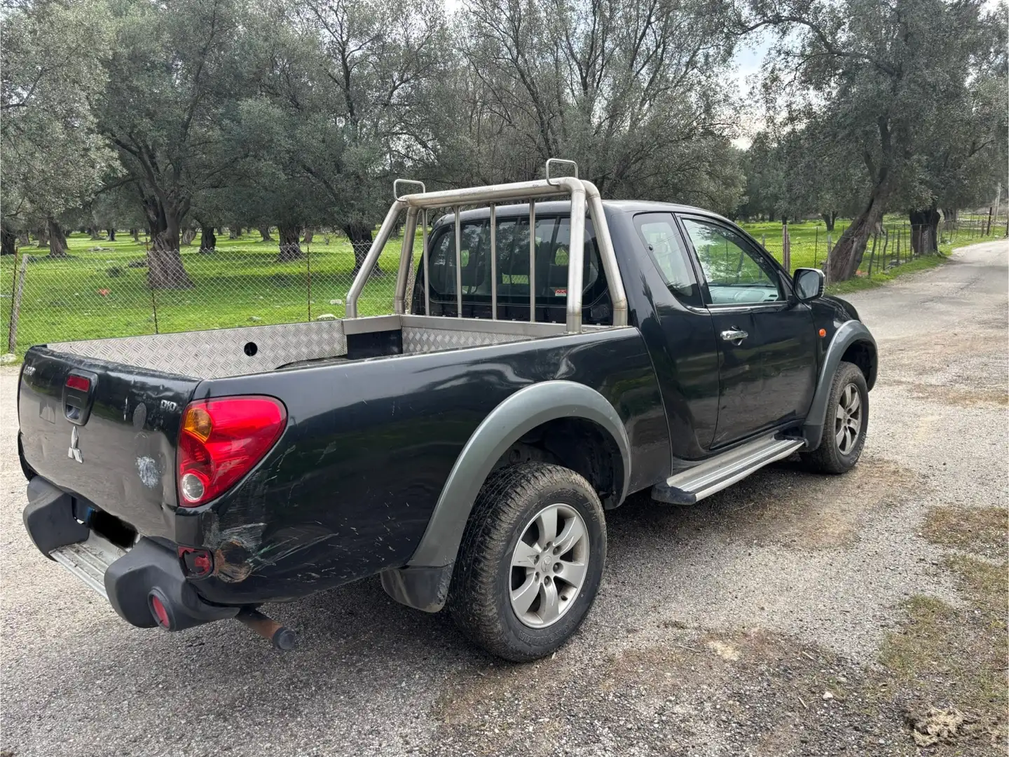 Mitsubishi L200 c.cab 2.5 di-d Invite - 2