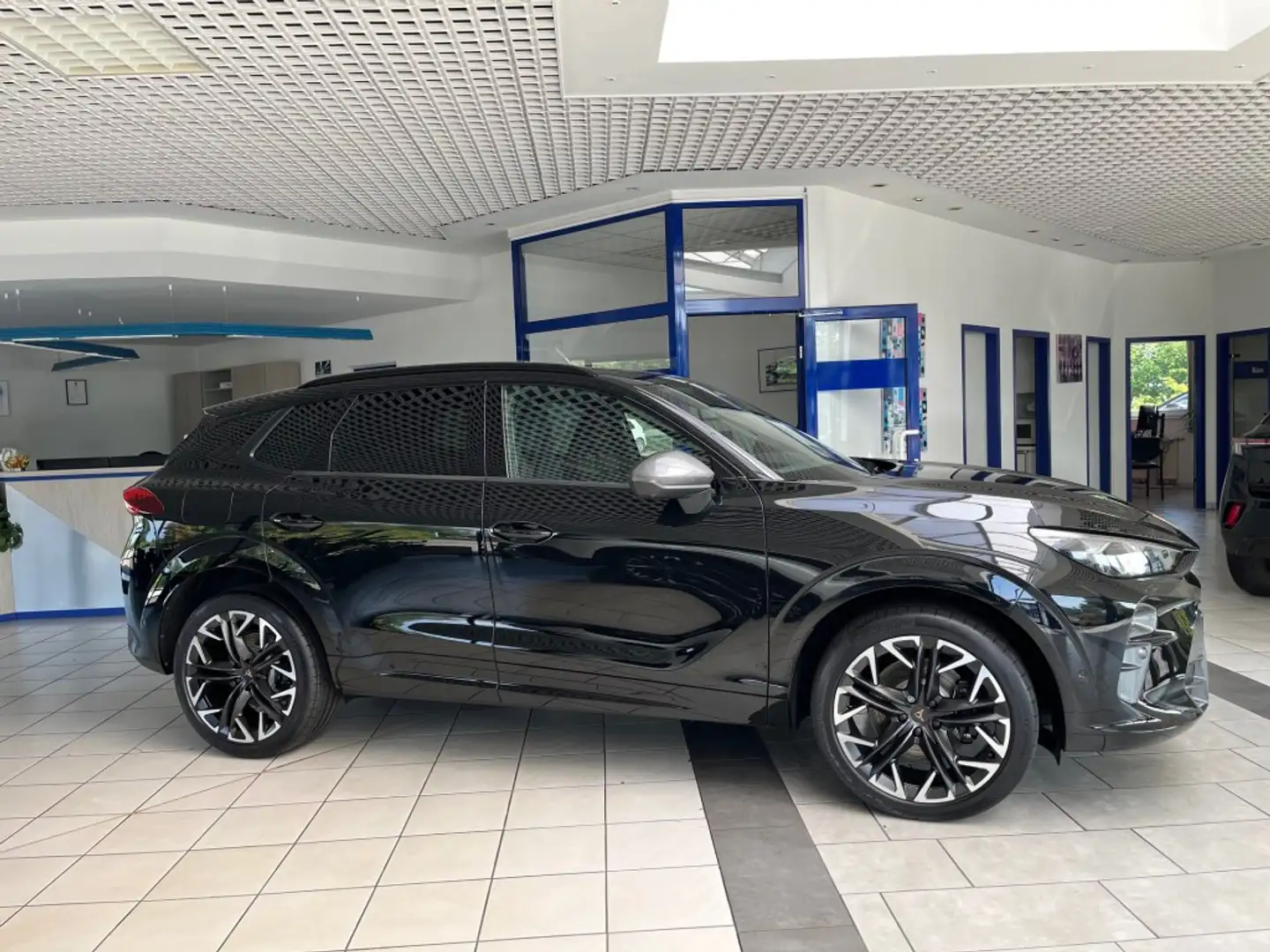 CUPRA Terramar VZ 2.0 TSI 4Drive Matrix,Pano,AHK,Sound Schwarz - 2