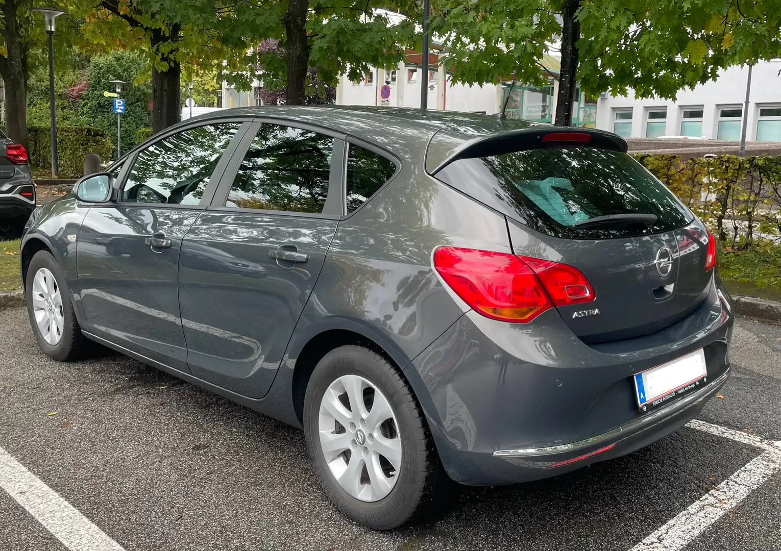 Opel Astra 1.4 Turbo Edition Grau - 2