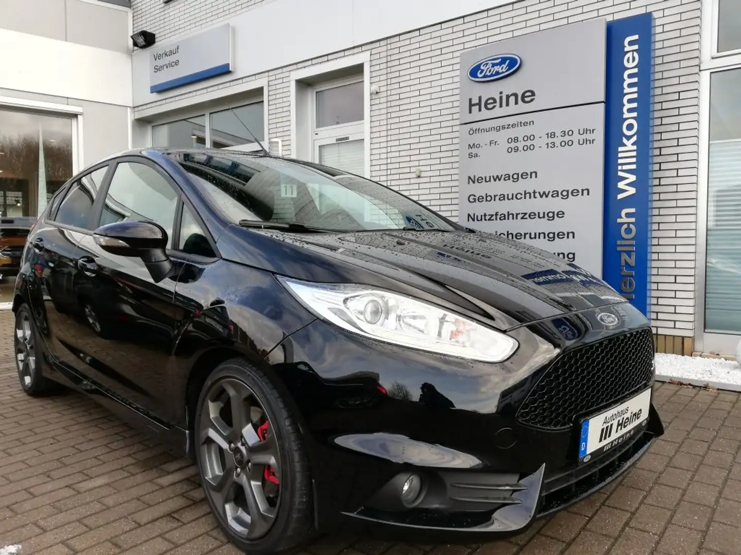 Ford Fiesta 1.6 EcoBoost ST *NAVI*RFK*DAB*PDC* Schwarz - 2
