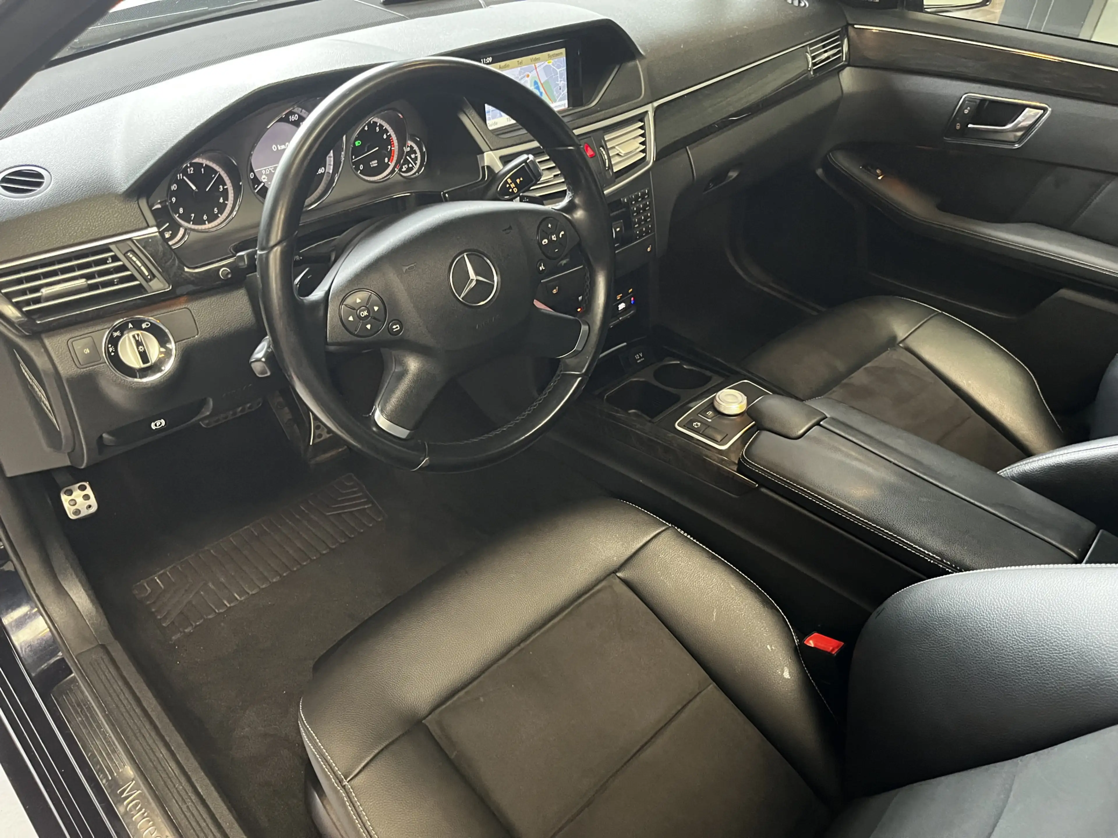 Mercedes-Benz E 350 Estate CGI Cruise, Navi, Panorama dak — photo 3