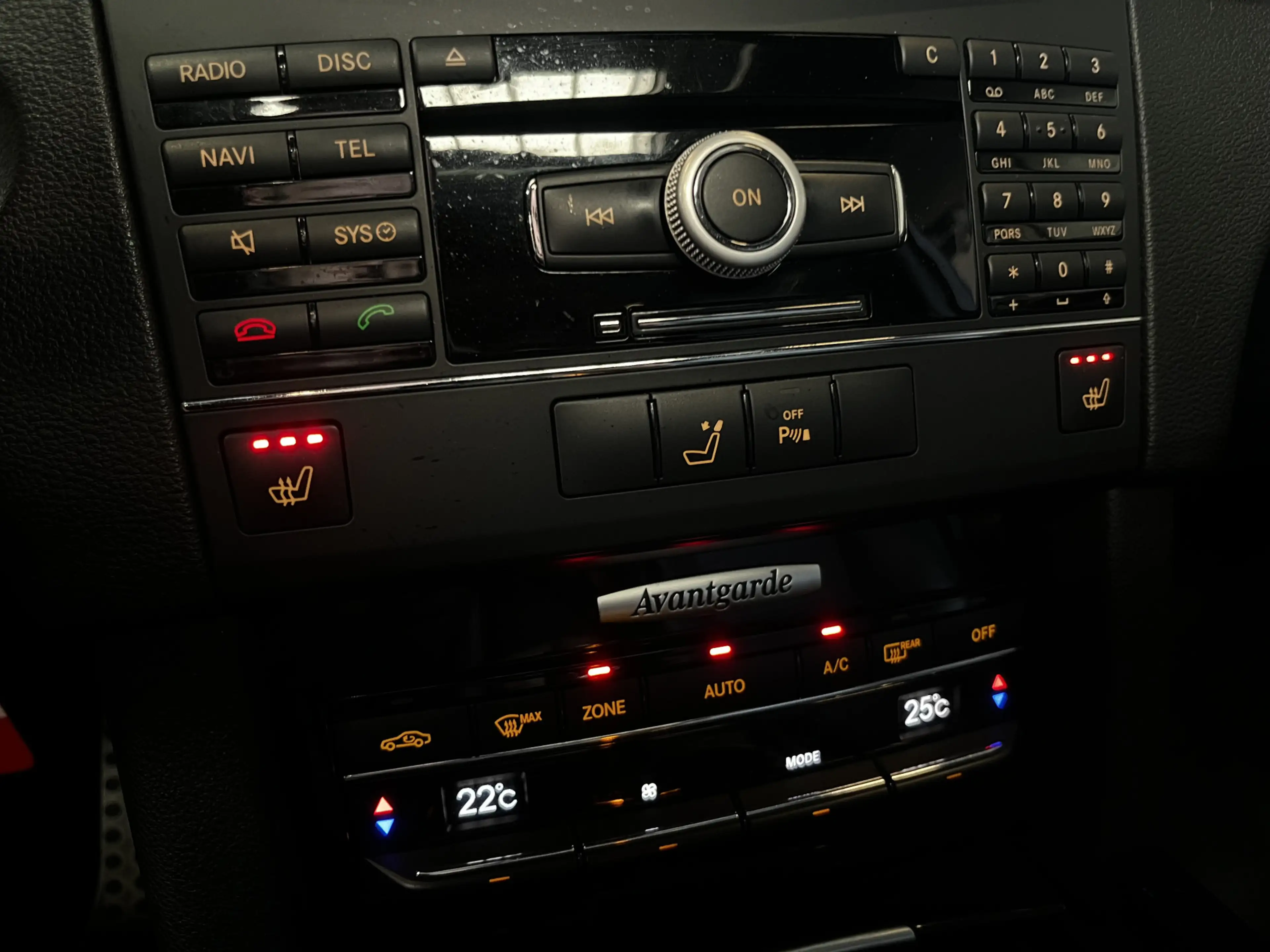Mercedes-Benz E 350 Estate CGI Cruise, Navi, Panorama dak — photo 27