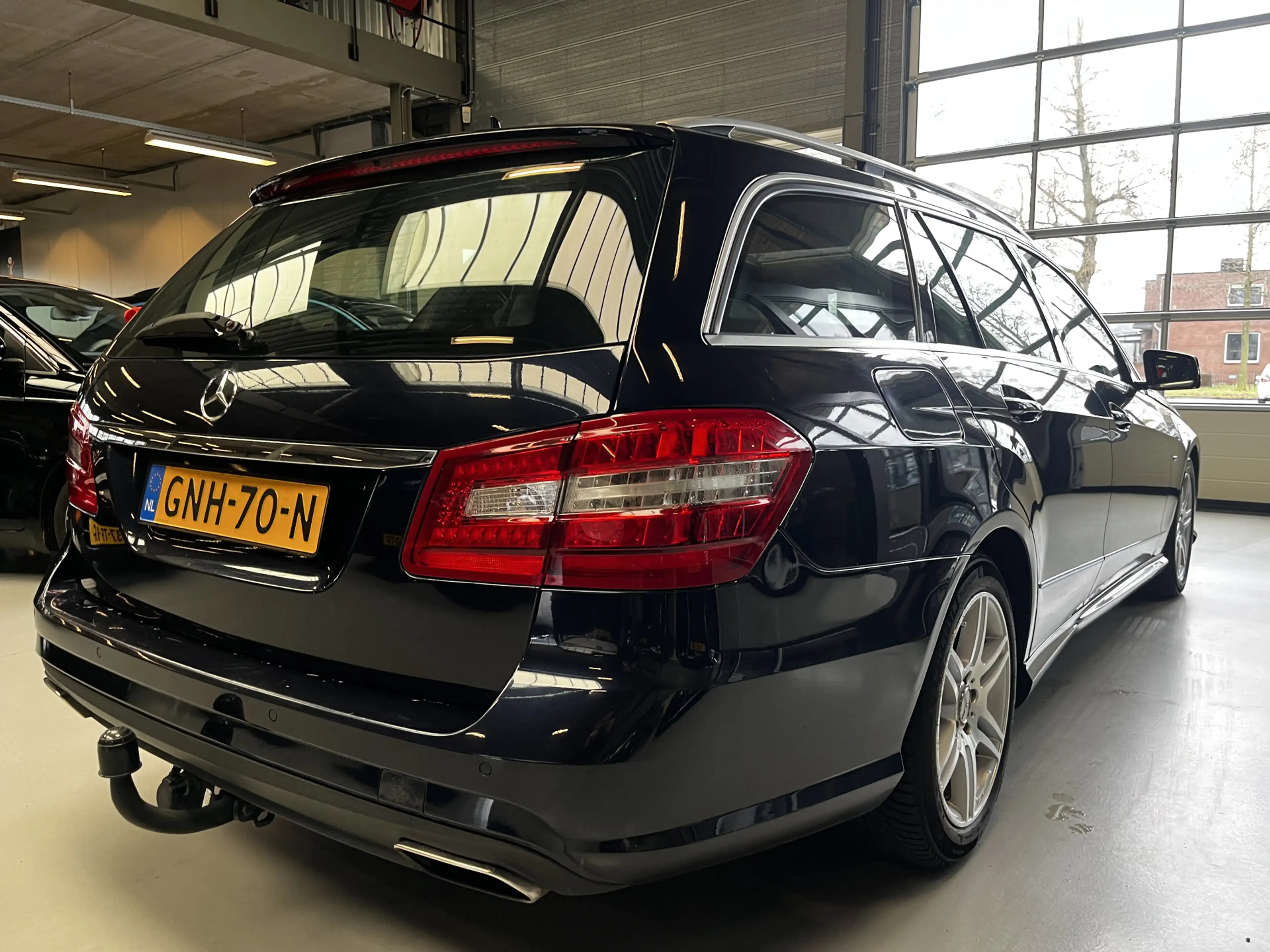 Mercedes-Benz E 350 Estate CGI Cruise, Navi, Panorama dak — photo 12
