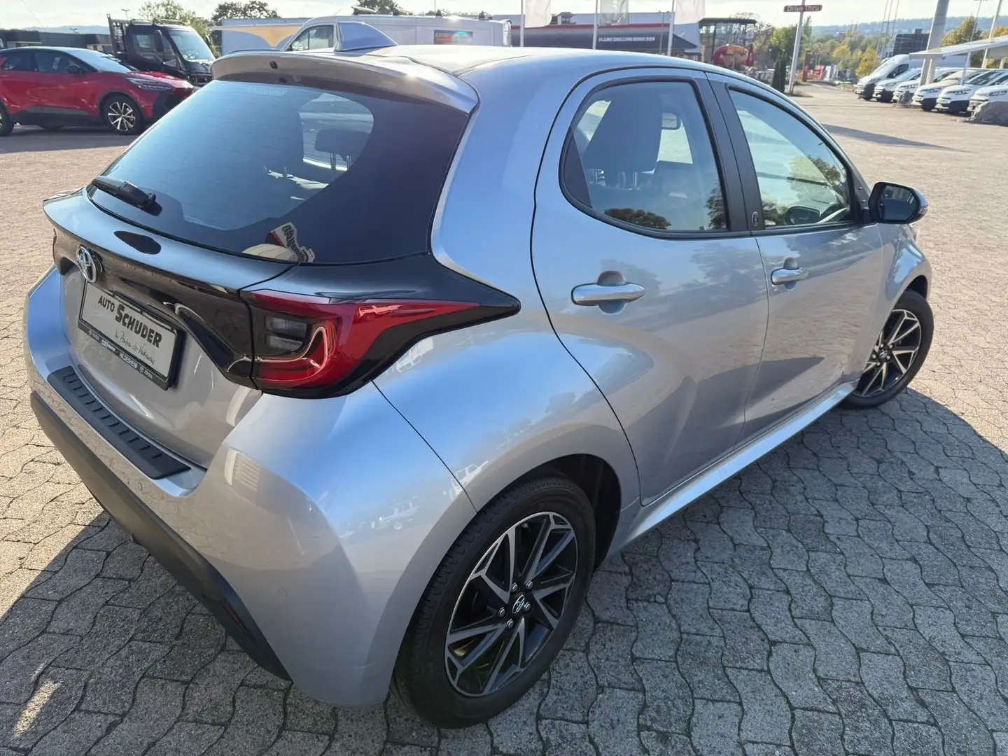 Toyota Yaris 1.5 Yaris Team D **COMFORTPAKET** Argent - 2