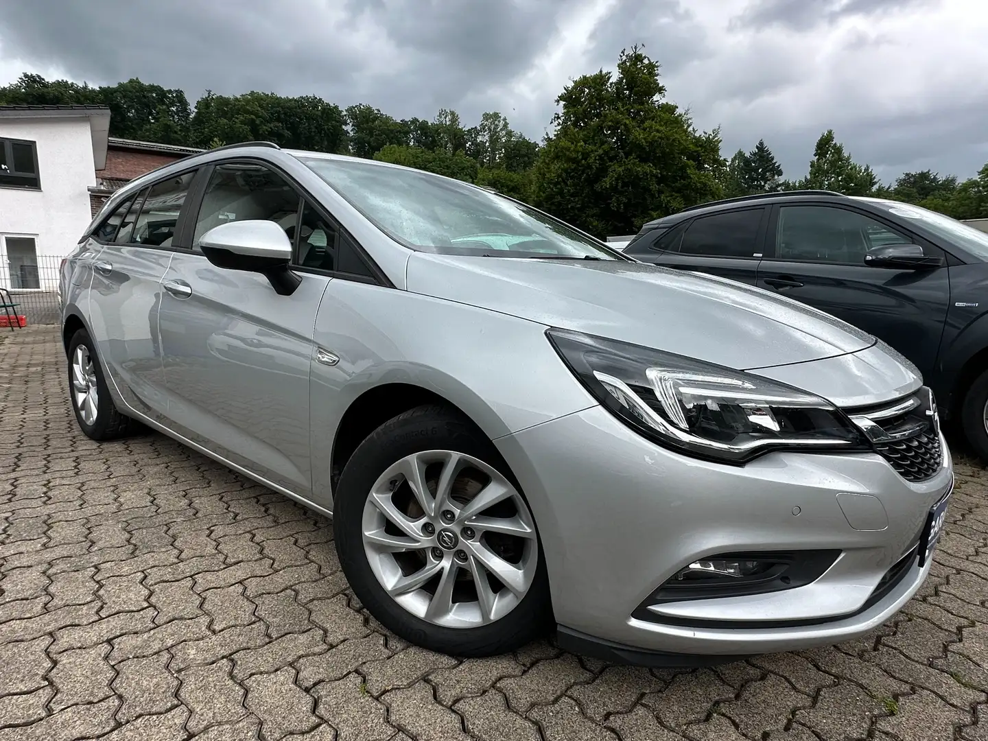 Opel Astra 1.6 CDTI St&St+NAVI+6 GANG+KLIMA+PDC+SHZ+TEMPOMAT Grau - 2