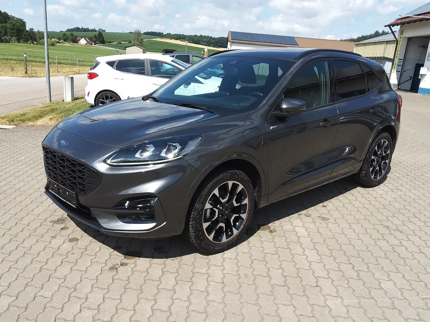 Ford Kuga Plug-In Hybrid ST-Line X Grau - 2