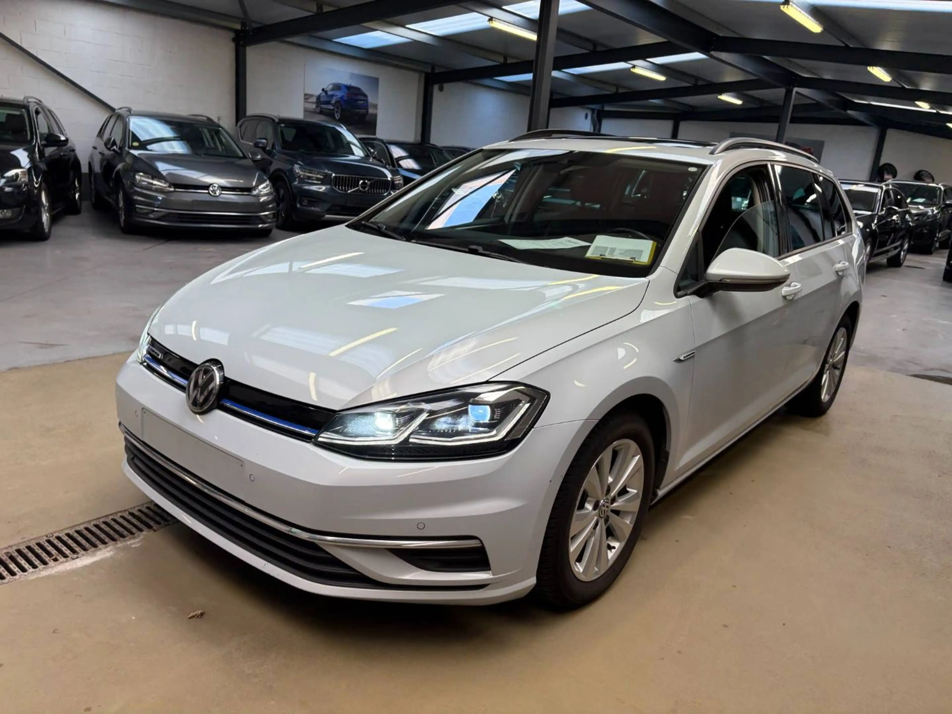 Volkswagen Golf Variant Golf SW 1.4 TGI Comfortline DSG — photo 3