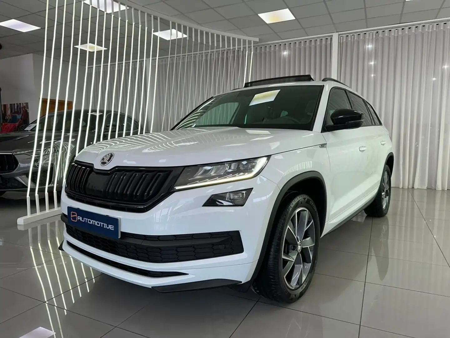 Skoda Kodiaq 2.0TDI AB tech Sportline 4x2 DSG 110kW Blanco - 1