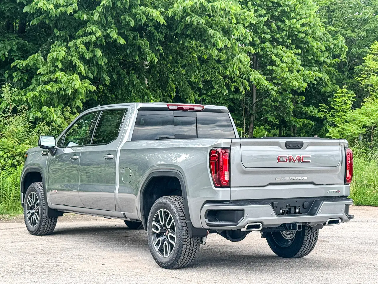 GMC Sierra 1500 photo GMC Sierra 1500