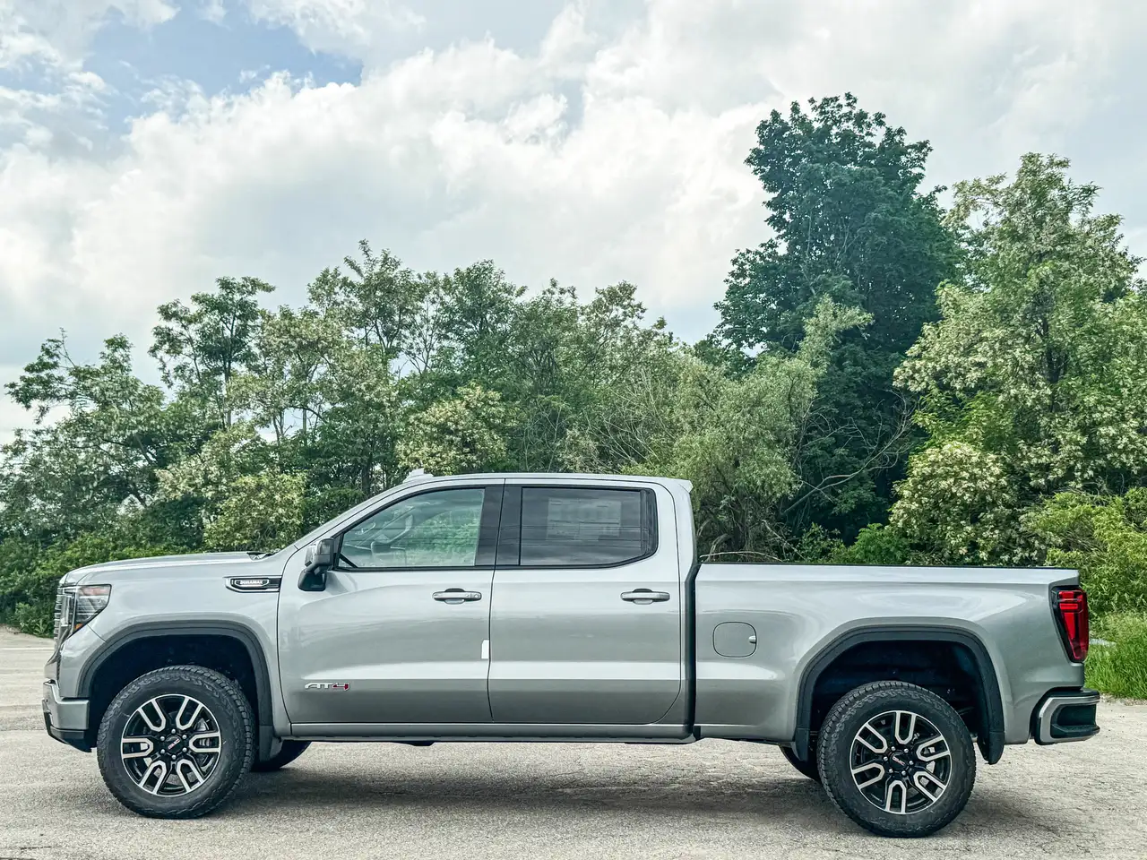 GMC Sierra 1500 photo GMC Sierra 1500