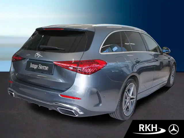 Mercedes-Benz C-Class view 3
