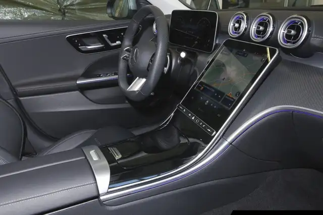 Mercedes-Benz C-Class view 8
