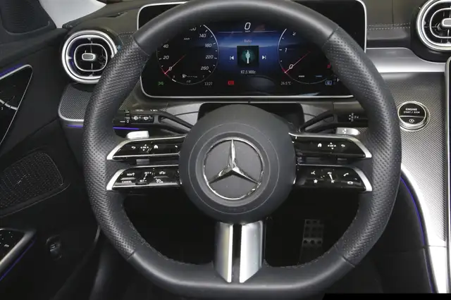 Mercedes-Benz C-Class view 13