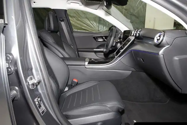Mercedes-Benz C-Class view 6
