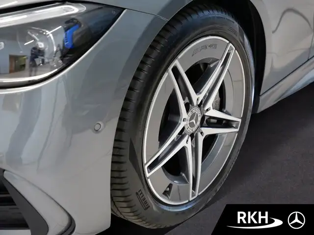 Mercedes-Benz C-Class view 5