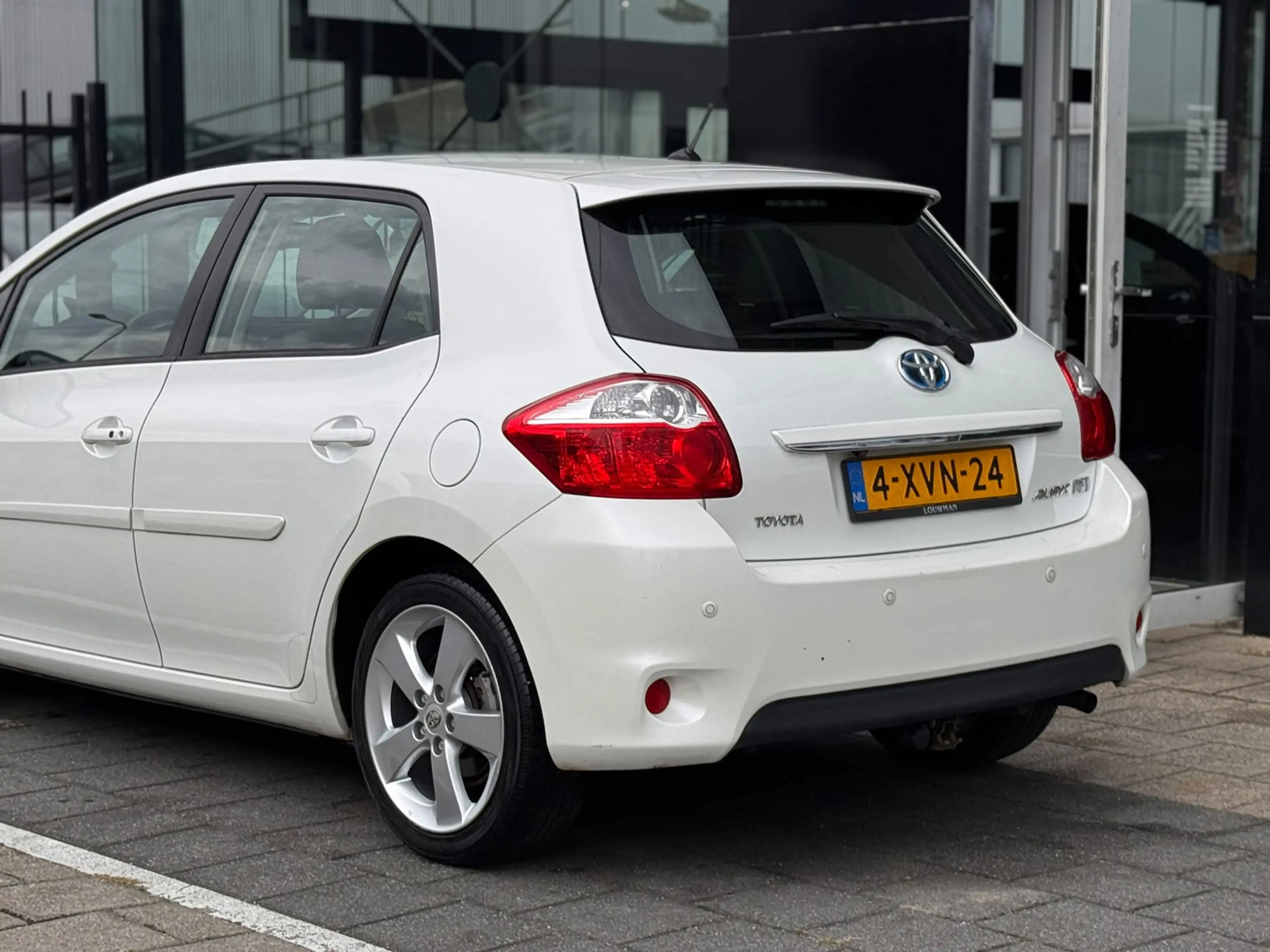 Toyota Auris 1.8 Full Hybrid Dynamic — photo 9
