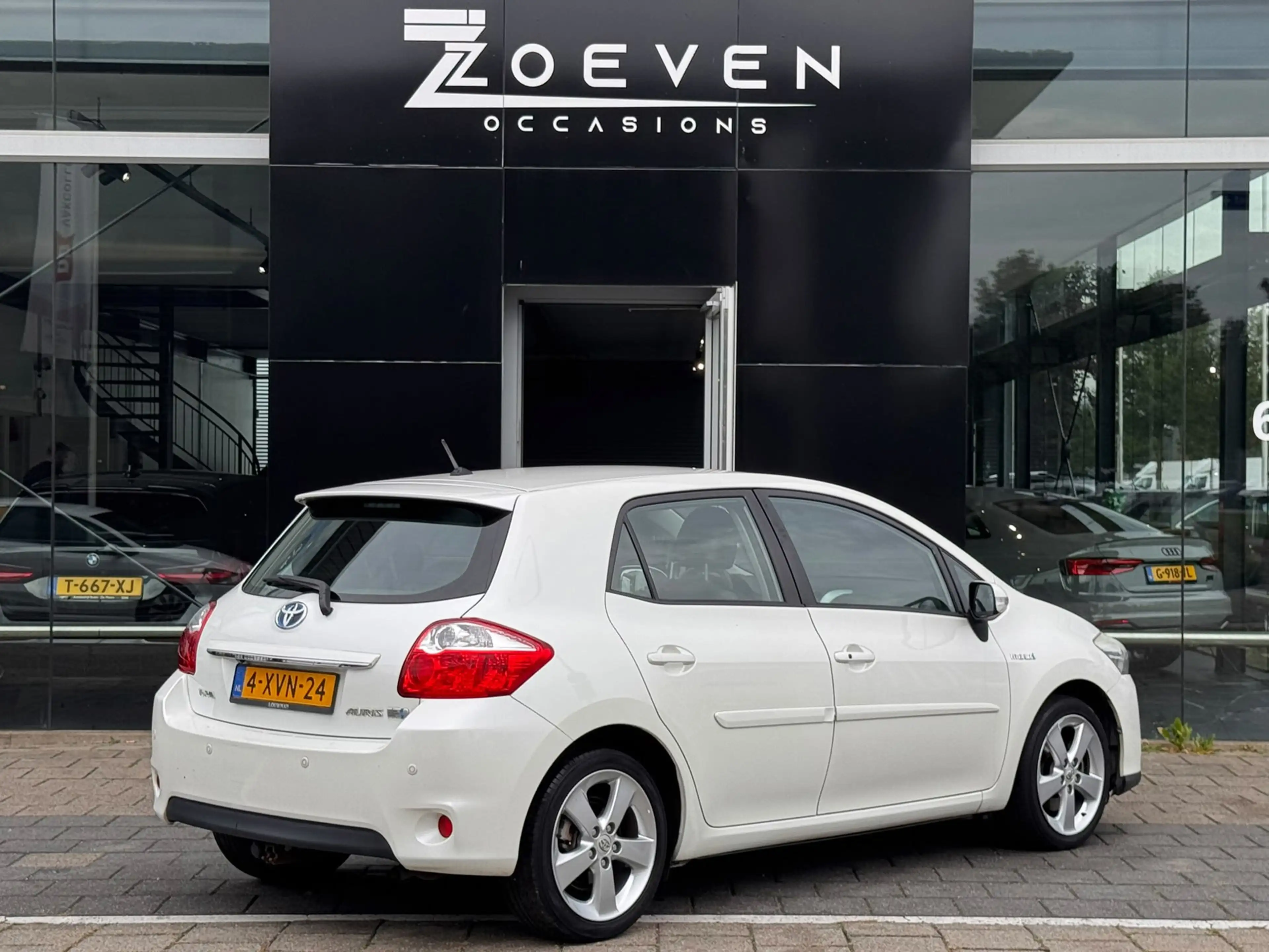 Toyota Auris 1.8 Full Hybrid Dynamic — photo 4