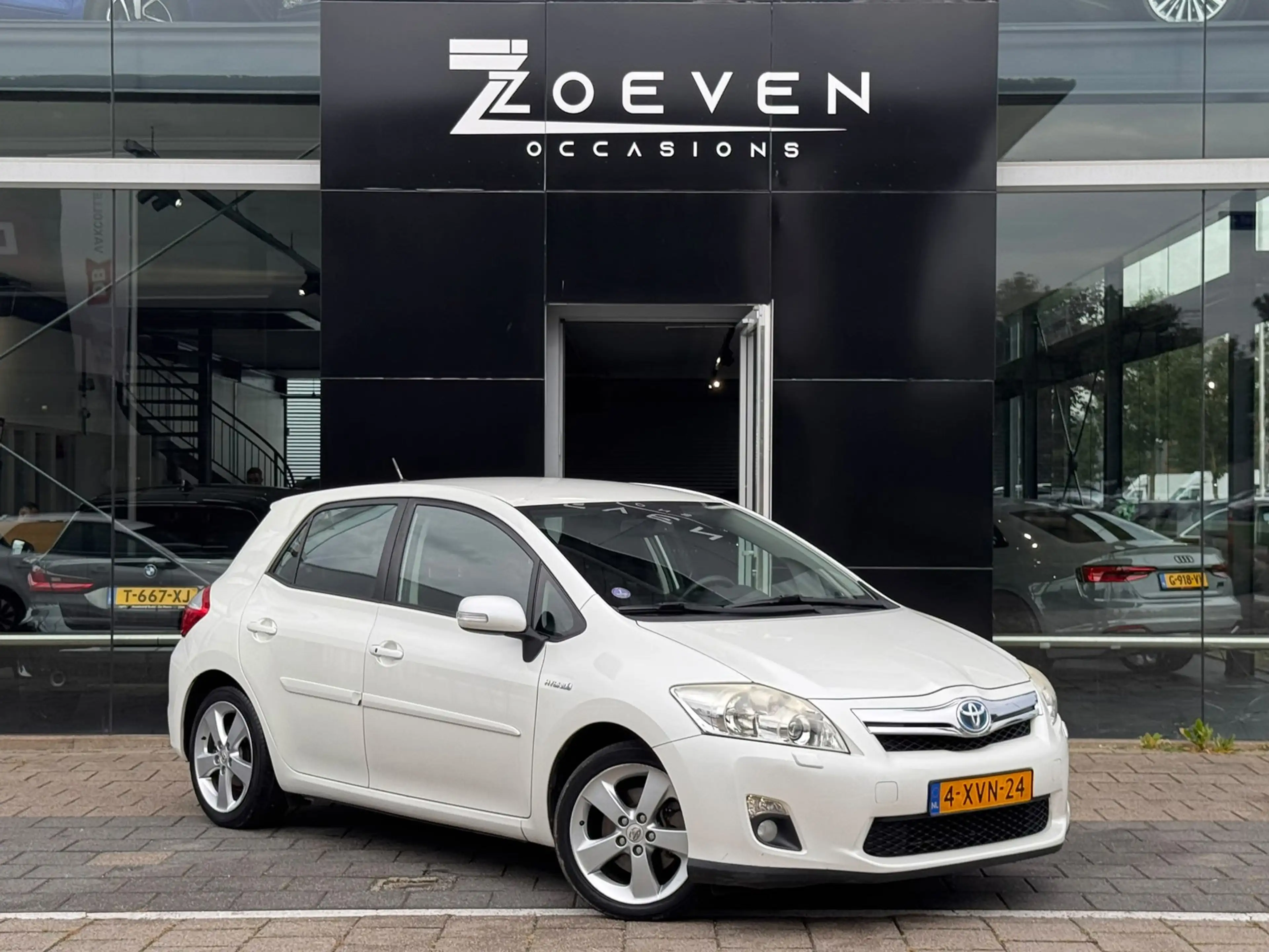 Toyota Auris 1.8 Full Hybrid Dynamic — photo 3