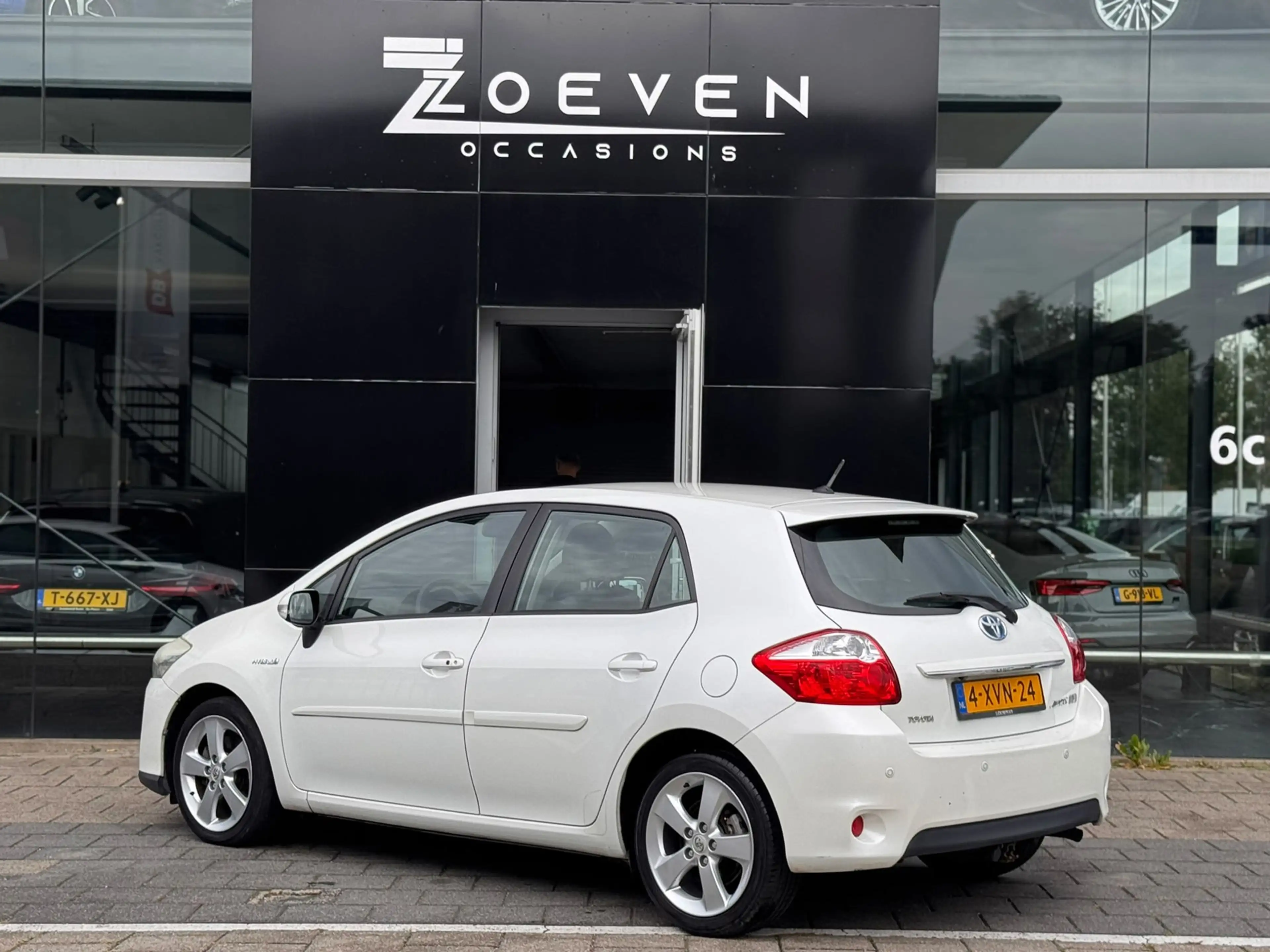 Toyota Auris 1.8 Full Hybrid Dynamic — photo 11