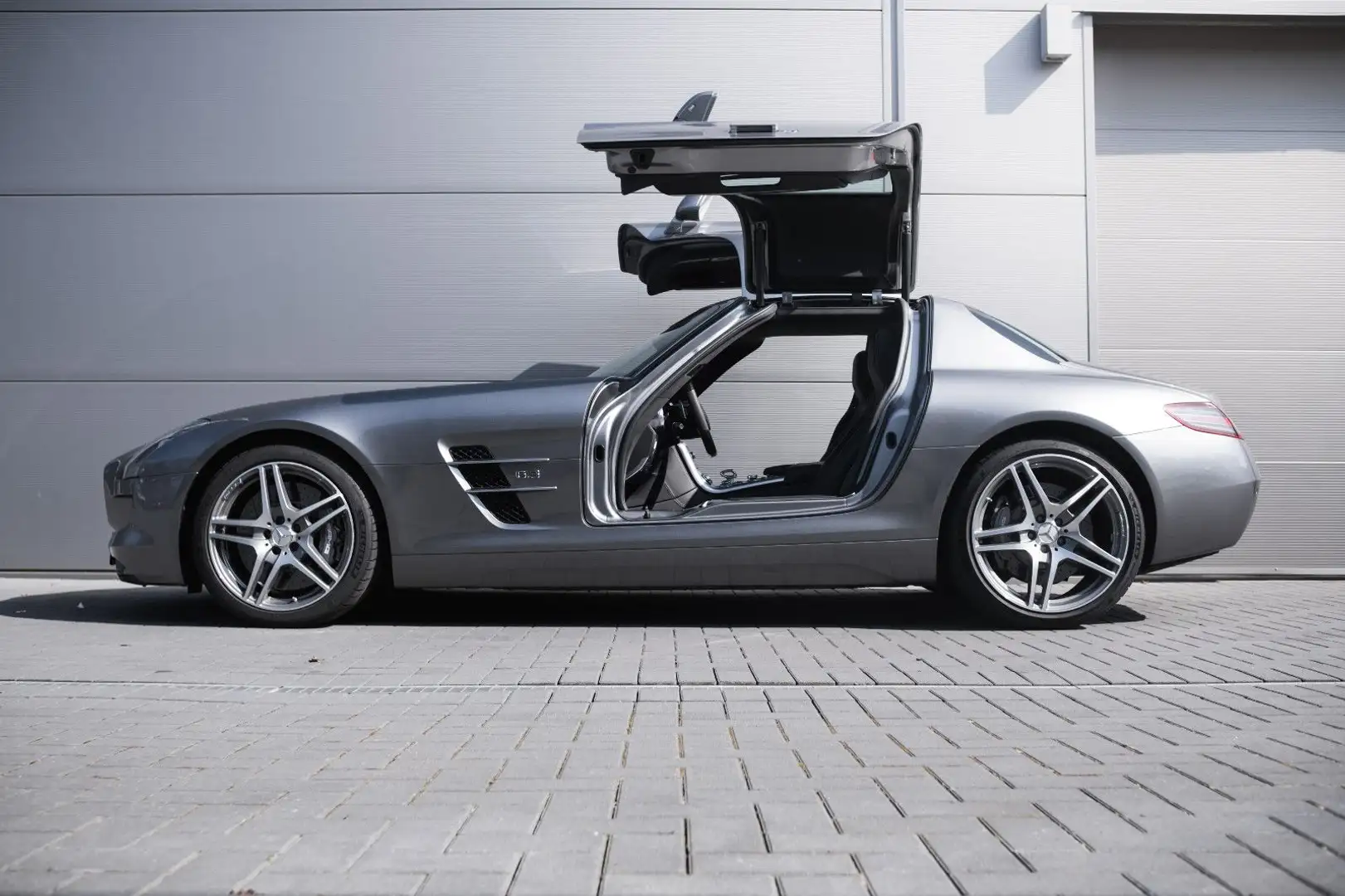 Mercedes-Benz SLS Coupe 1.Besitzer-dt.Auto-B&O-Comand Gris - 1