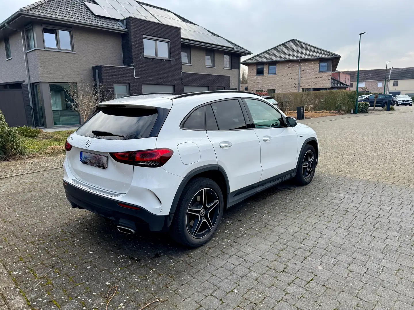 Mercedes-Benz GLA 250 Mercedes PKW GLA 250e Wit - 2