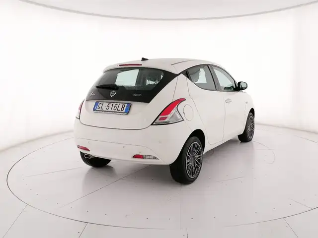 Lancia Ypsilon view 2