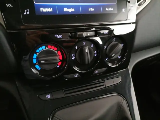 Lancia Ypsilon view 14