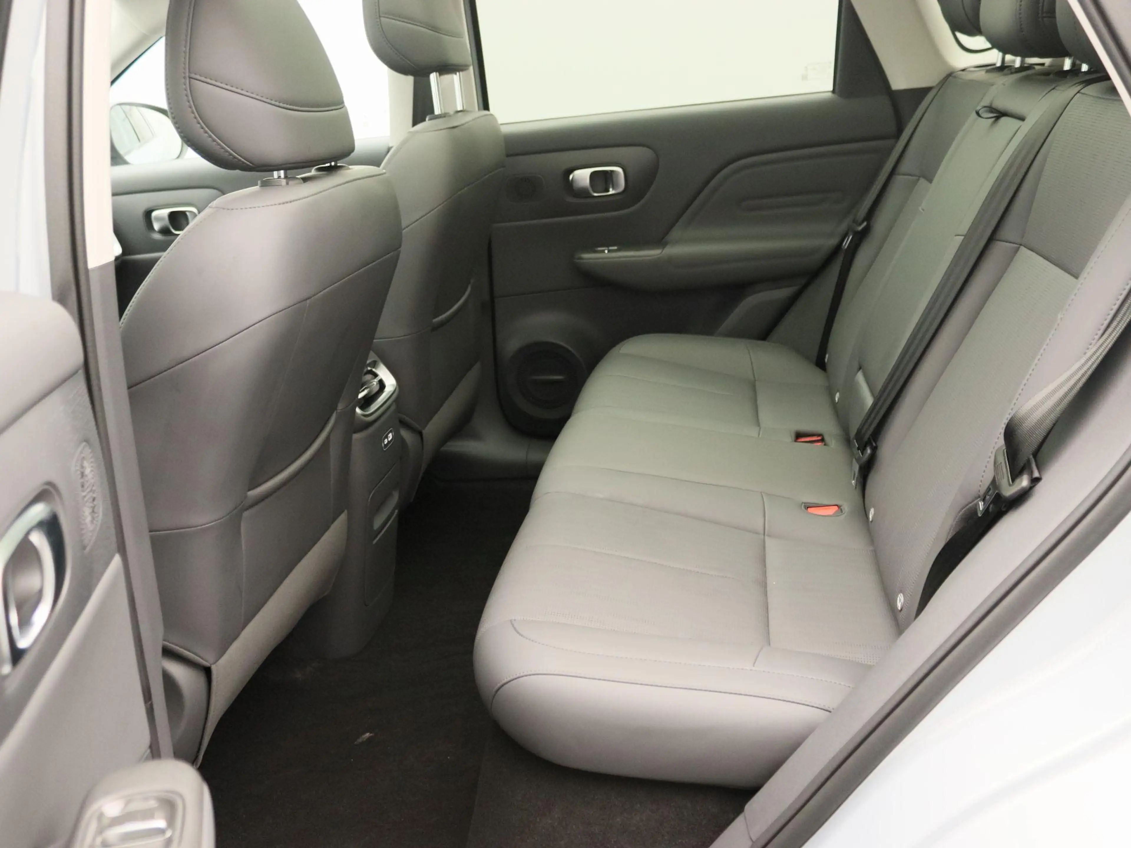 Leapmotor B10 Design ProMax 67.1 kWh | VOORRAAD VOORDEEL | TOT 4 — photo 13