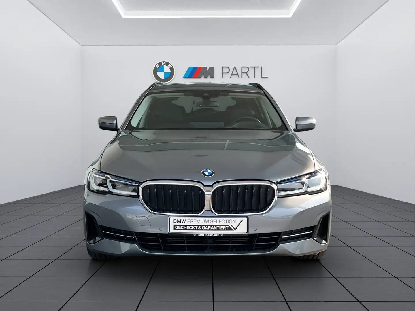 BMW 520 d xDrive Touring NAVI LASER STANDHZG. RFK TV Grau - 2