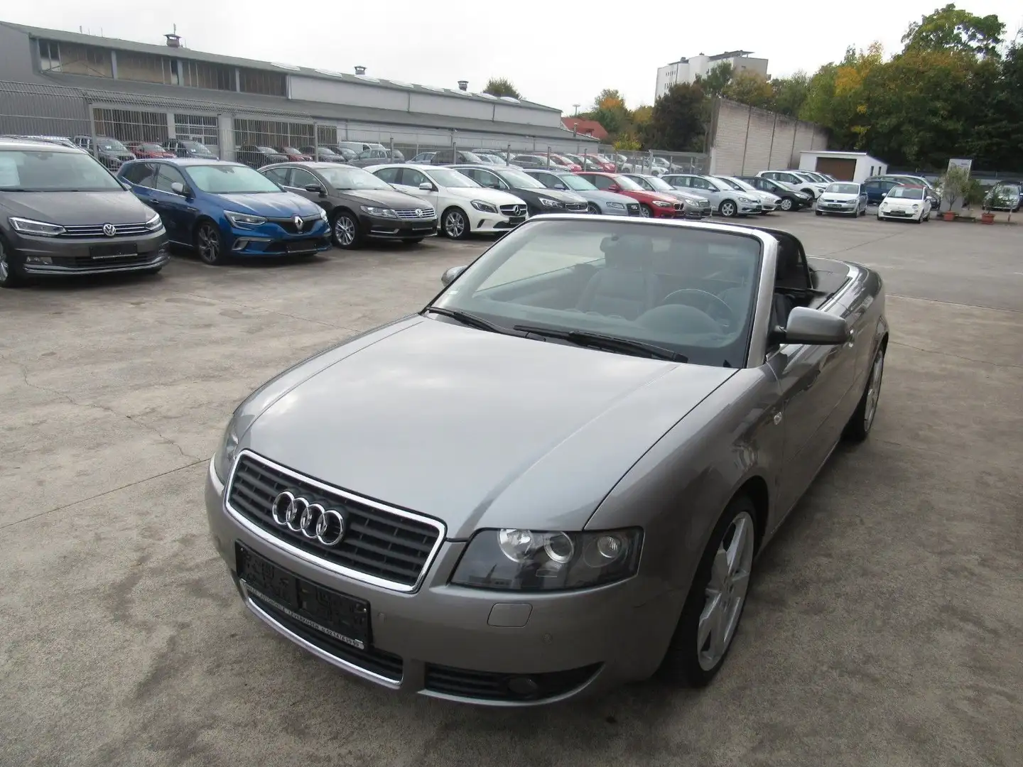 Audi A4 Cabriolet 3.0 quattro,AUTOMATIK,LEDER. Gris - 1