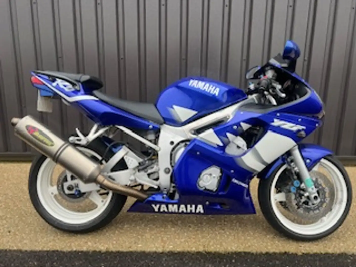 Yamaha YZF-R6 Azul - 1