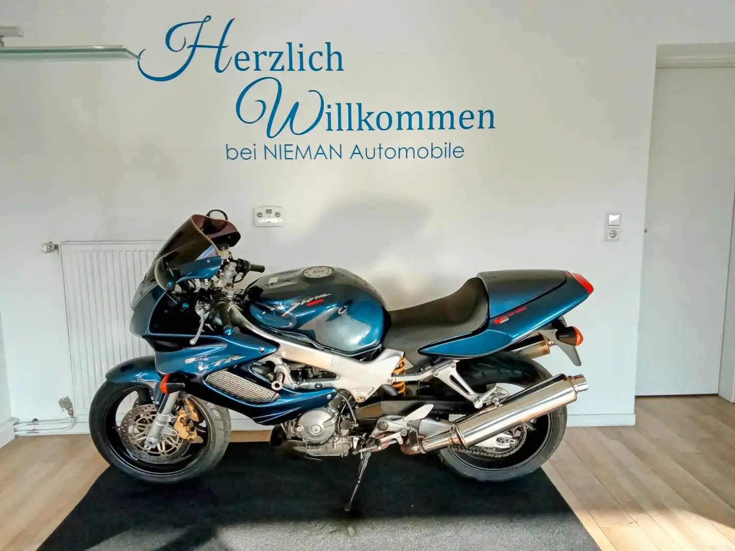 Honda VTR 1000 Firestorm,TÜV NEU,1 JAHR GEWÄHRLEISTUNG Синий - 1