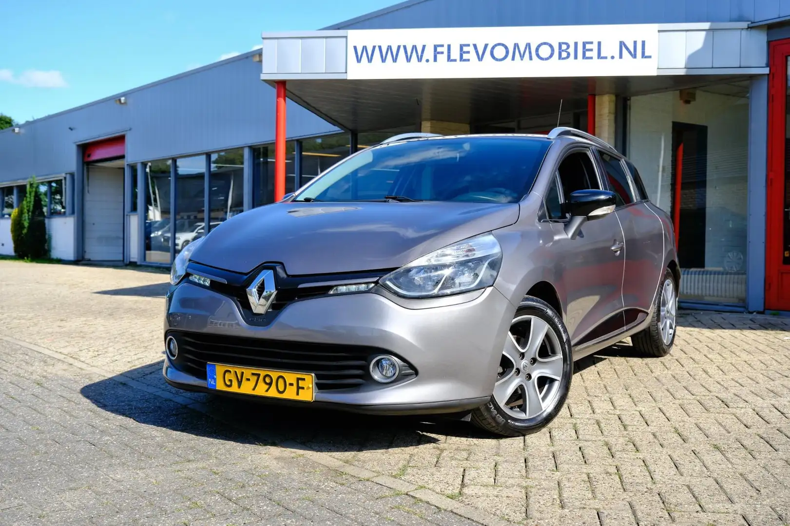 Renault Clio Estate 1.5 dCi ECO Night&Day Navi|Airco|LMV Grijs - 1