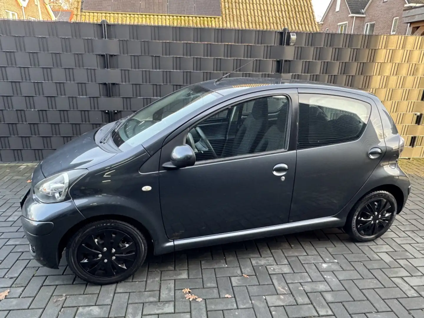 Toyota Aygo 1.0-12V Access| 5DRS| AIRCO| CARPLAY| ELEK PAKKET Grau - 2