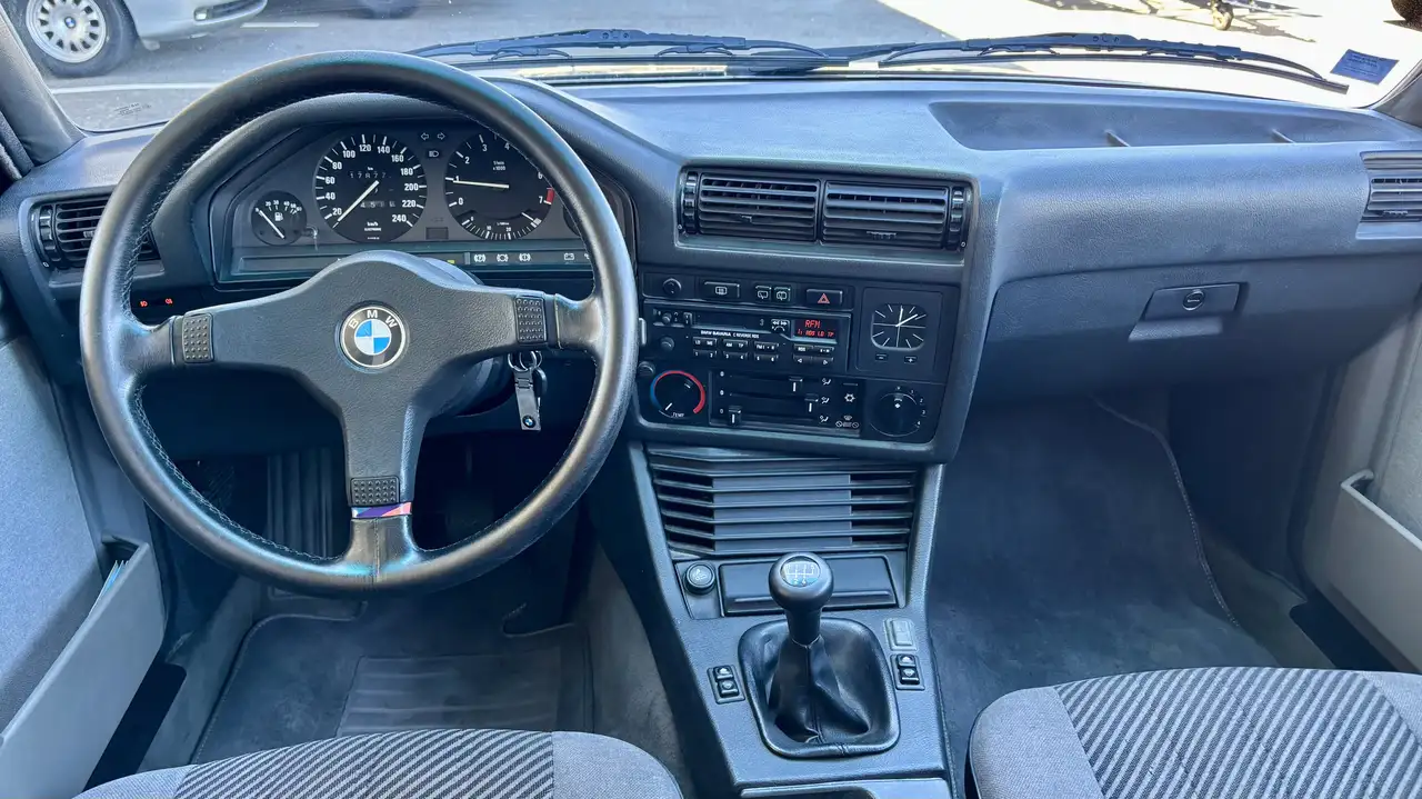 BMW 325 iX Touring E30, foto 5