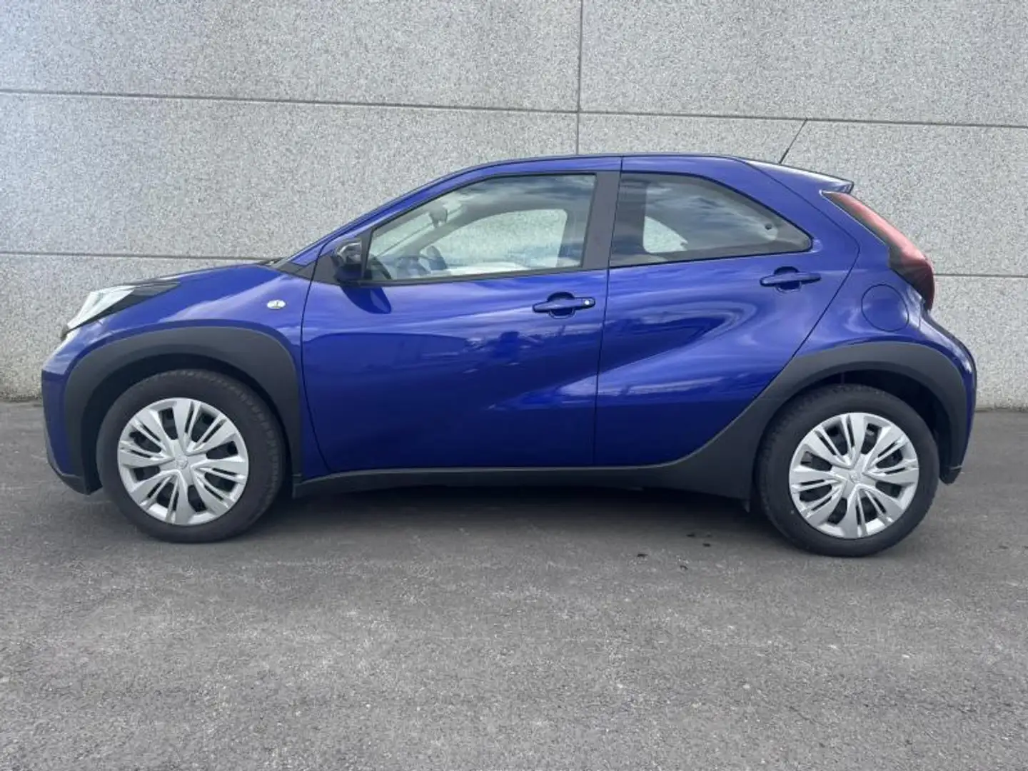 Toyota Aygo X EX DEMO 1.0L MT X play Bleu - 2